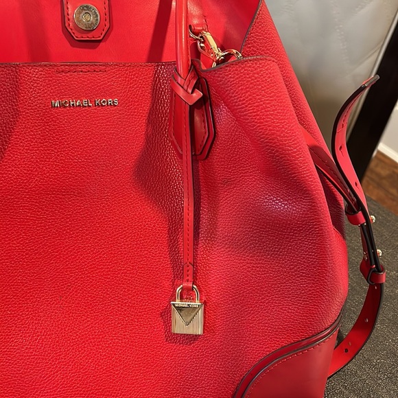 Michael’s red crossbody bag 🔥 - Picture 3 of 6